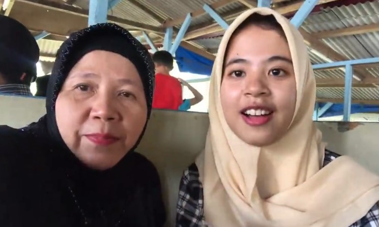 Gagal sambut ibu pulang haji, anak ini hanya bisa jemput kopernya, kisah di baliknya bikin pilu