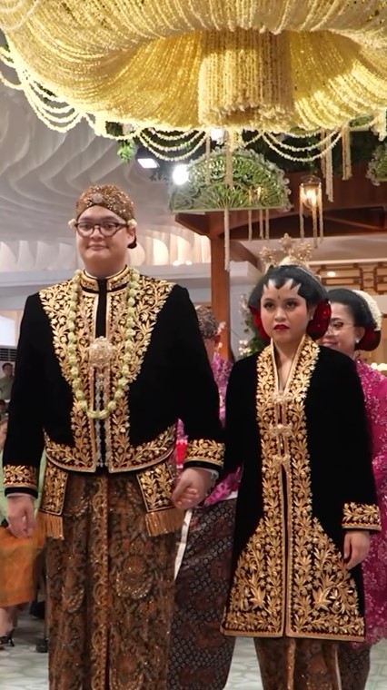 Hanifa Fadhila putri Pramono Anung dipersunting pengacara, 9 potret akad nikahnya kental adat Jawa