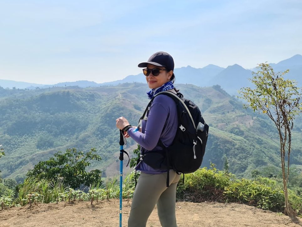 Model cantik berambut cepol bareng Thomas Djorghi ini kini jadi pengusaha, begini 11 potret terbarunya