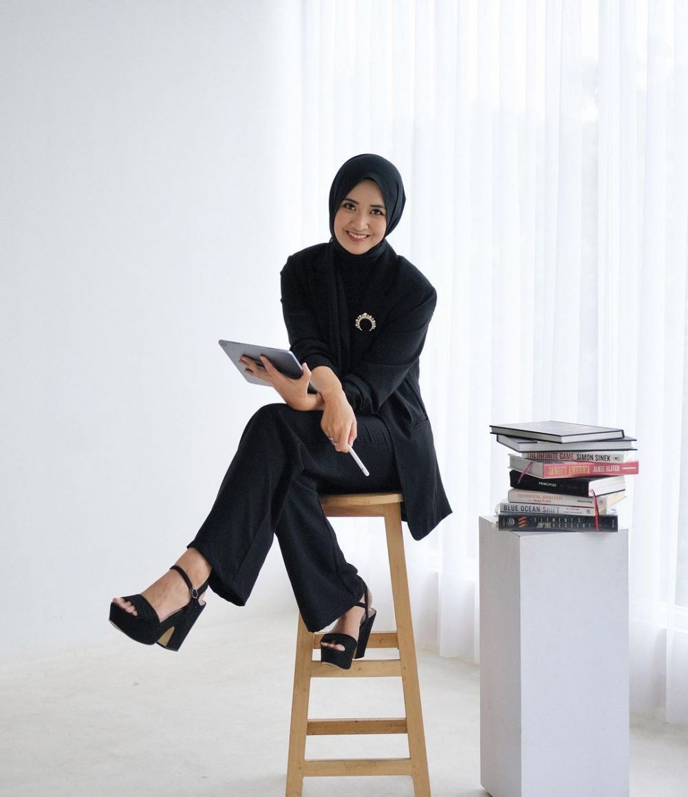 Cinta pertama Mas Pur TOP ternyata eks finalis Putri Indonesia, 11 foto terbarunya cantik pakai hijab