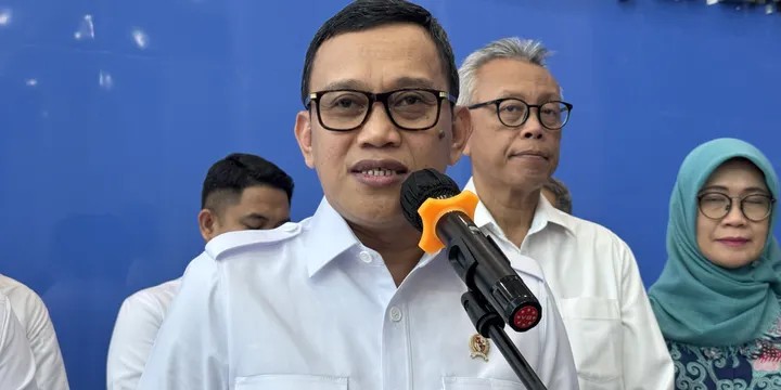 Menteri Abdul Kadir Karding sarankan warga cari kerja di luar negeri untuk tekan pengangguran