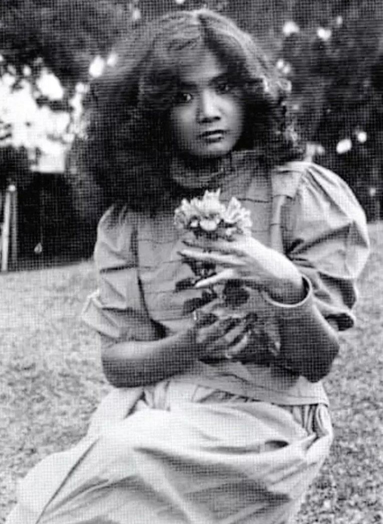 Pernah dipanggil Si Hitam, 11 potret jadul hingga kini Vina Panduwinata ini aura cantiknya awet banget