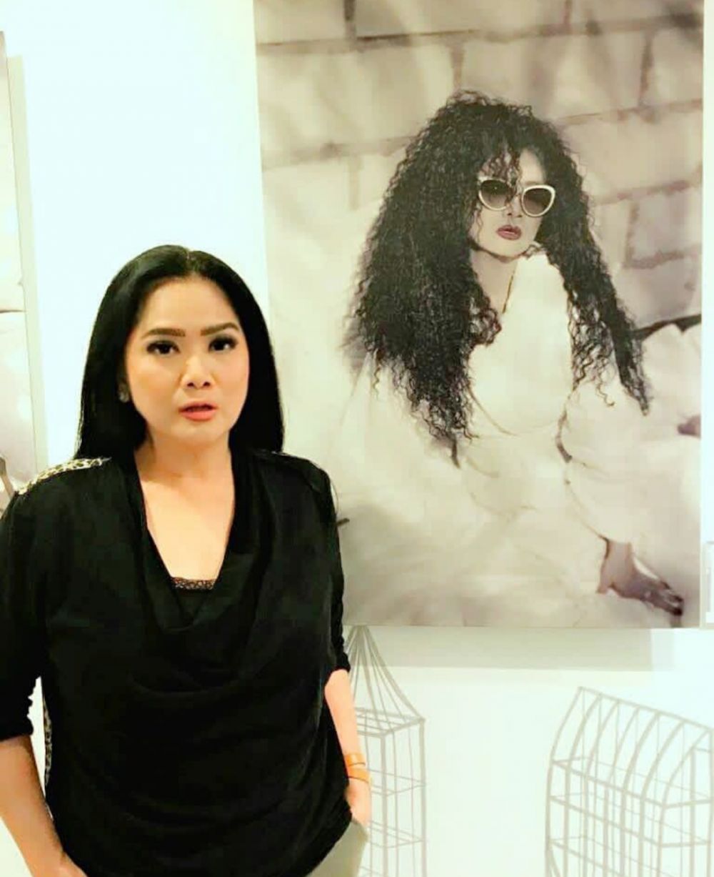 Pernah dipanggil Si Hitam, 11 potret jadul hingga kini Vina Panduwinata ini aura cantiknya awet banget