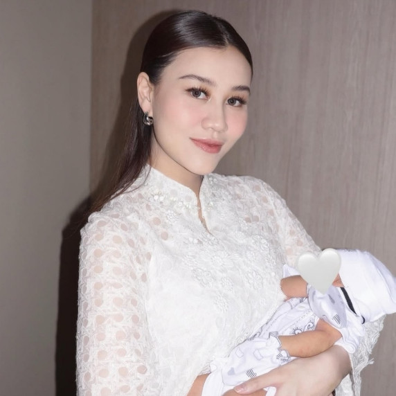 9 Potret akikah baby Arash anak Aaliyah Massaid dan Thariq Halilintar, digelar sederhana di rumah