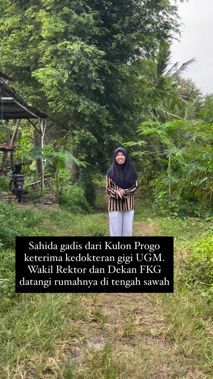 Viral anak petani lolos Kedokteran UGM, rumahnya gedek di tengah sawah, ini 9 potretnya
