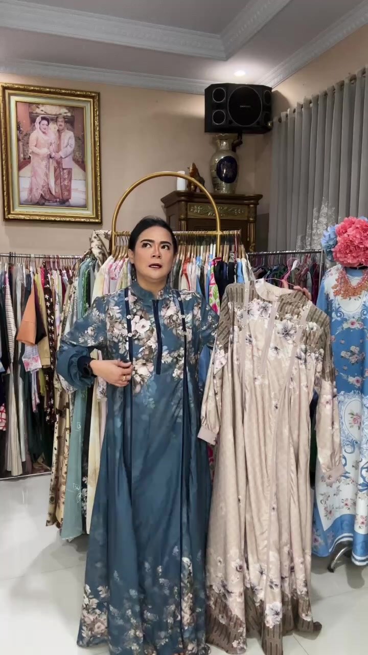 Shezy Idris banting setir jual makanan dan pakaian demi nafkahi 2 anaknya usai cerai, ini 9 potretnya