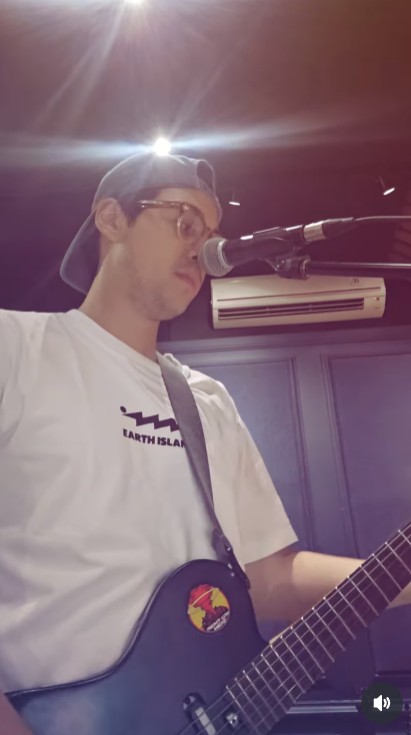 9 Potret terbaru Maxime Bouttier usai nikah dengan Luna Maya, disebut lebih dewasa imbangi sang istri