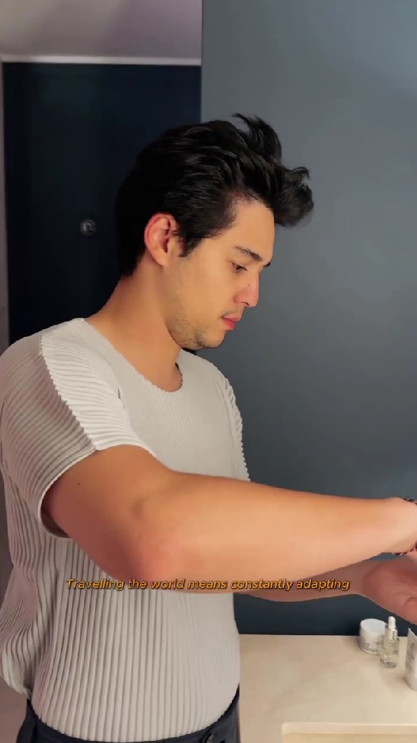 9 Potret terbaru Maxime Bouttier usai nikah dengan Luna Maya, disebut lebih dewasa imbangi sang istri