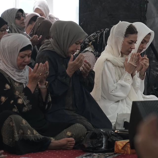 9 Potret Najwa Shihab gelar tahlilan 40 hari kepergian Ibrahim Sjarief, tulis pesan haru untuk suami