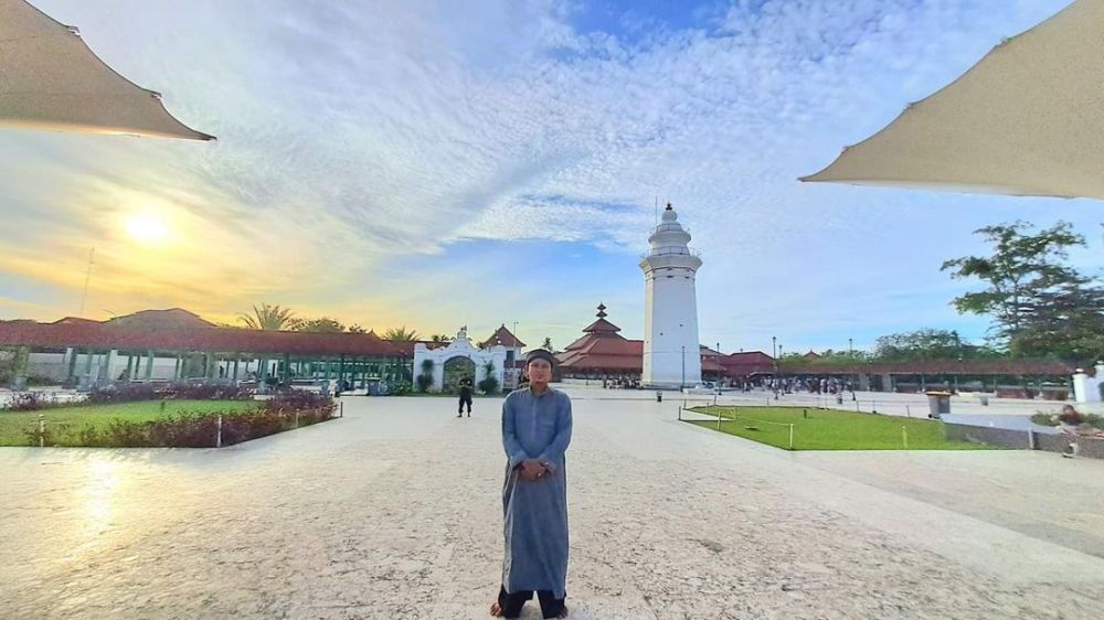 Kini aktif jadi YouTuber dulu main di sinetron Para Pencari Tuan, intip 11 potret terbaru Barong