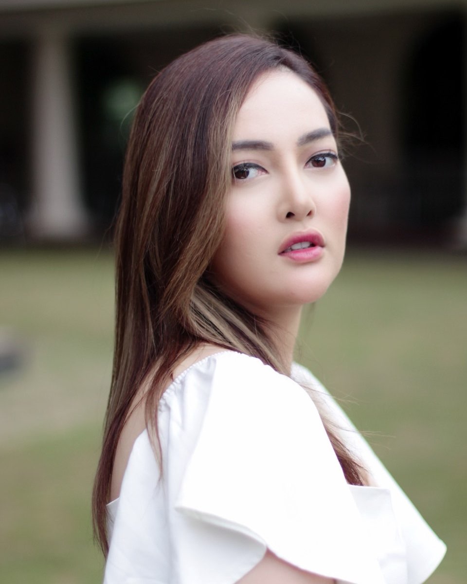 Aslinya tomboi tapi di Tukang Ojek Pengkolan tomboi, ini 11 potret terbaru Mimin yang ditaksir Mas Pur