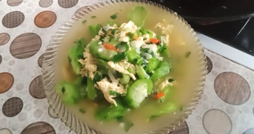 Cara masak sayur oyong biar nggak lembek dan tetap hijau segar, cobain yuk!