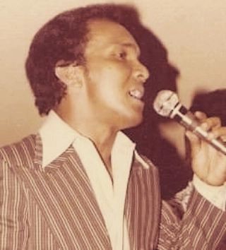 Mengenang 3 tahun kepergian Bob Tutupoly, intip 13 potret lawas musisi legendaris segudang karya