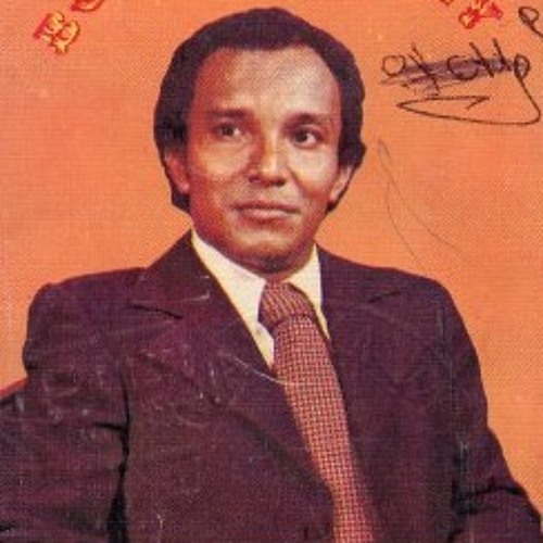 Mengenang 3 tahun kepergian Bob Tutupoly, intip 13 potret lawas musisi legendaris segudang karya