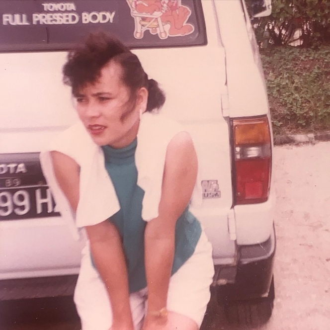 Masa muda ibu 9 pesinetron dengan gaya stylish ini bikin terpana, Donna Harun memukau sedari dulu