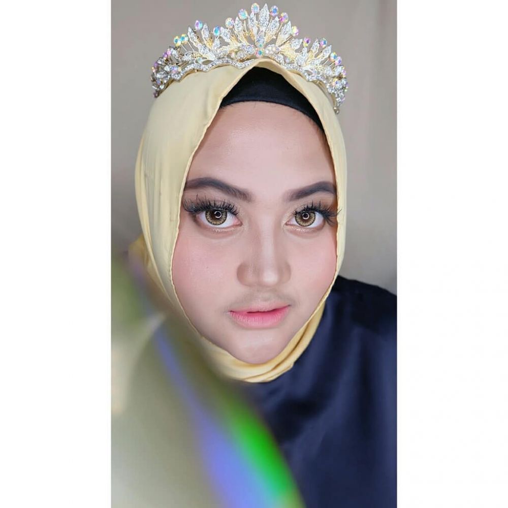 Kian kalem mantap berhijab, intip 11 potret terbaru istri Kang Komar Preman Pensiun ini manglingi