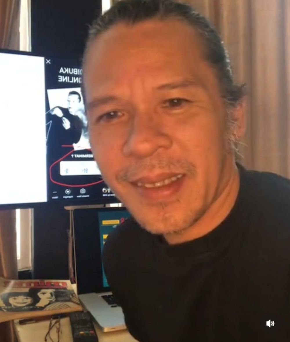 Aktor kawakan era 90-an ini kini terjun di dunia Pantomim, begini 11 potret terbarunya