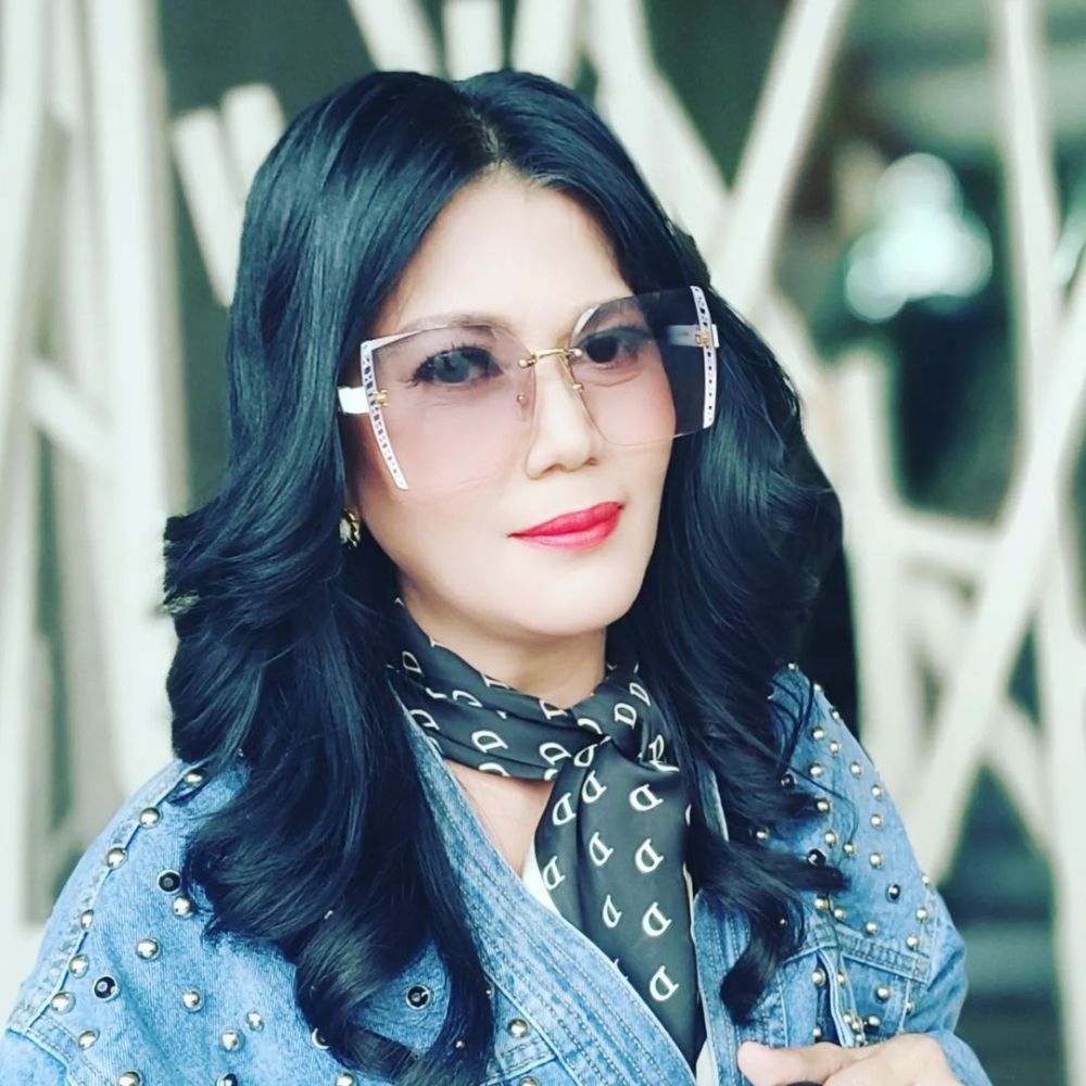 Tetap cantik awet muda di usia 51 tahun, ini 11 potret terbaru pemeran Hera di Jin dan Jun