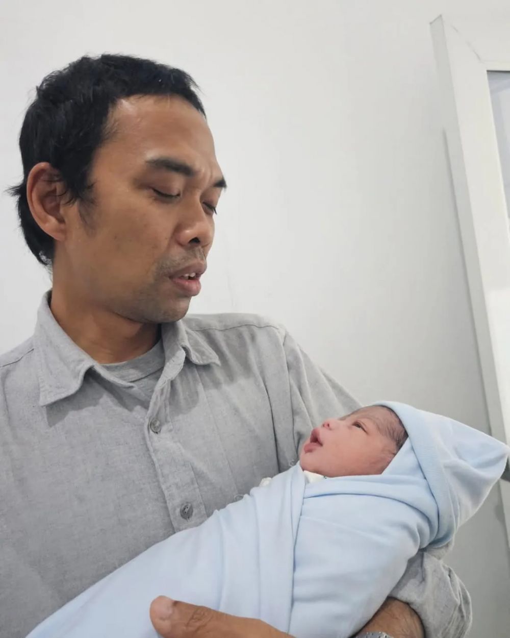 Momen bahagia Ustaz Abdul Somad umumkan dikaruniai anak laki-laki lagi, minta doa untuk anak Palestina
