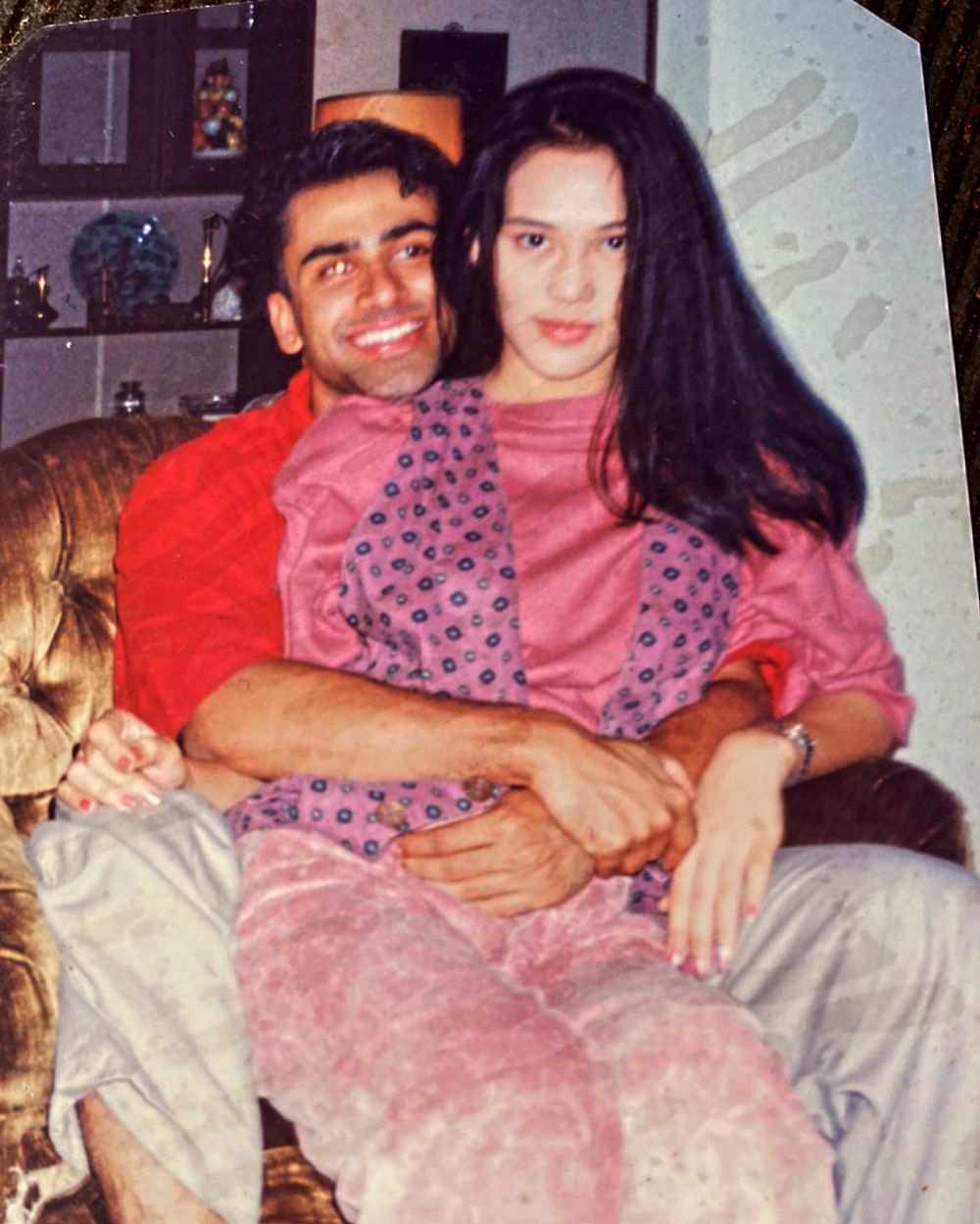 Sekarang jalani rumah tangga harmonis, intip potret lawas 9 pasangan seleb era 90-an pas masih pacaran