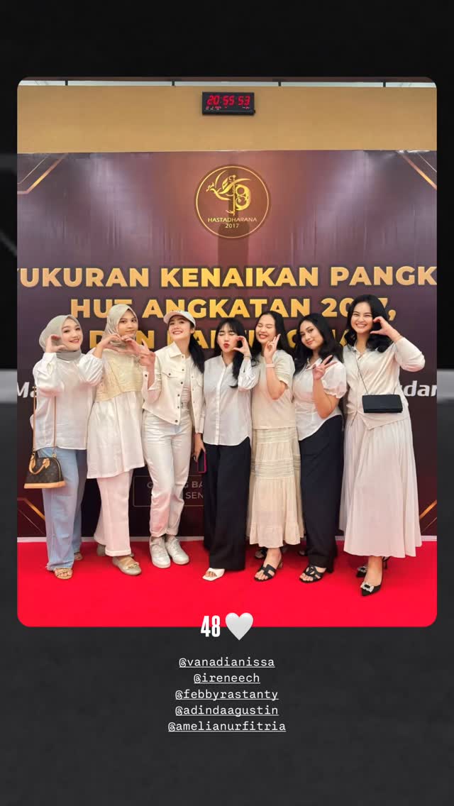 7 Potret Febby Rastanti hadiri HUT Bhayangkara ke-79, gayanya simpel tapi berkelas