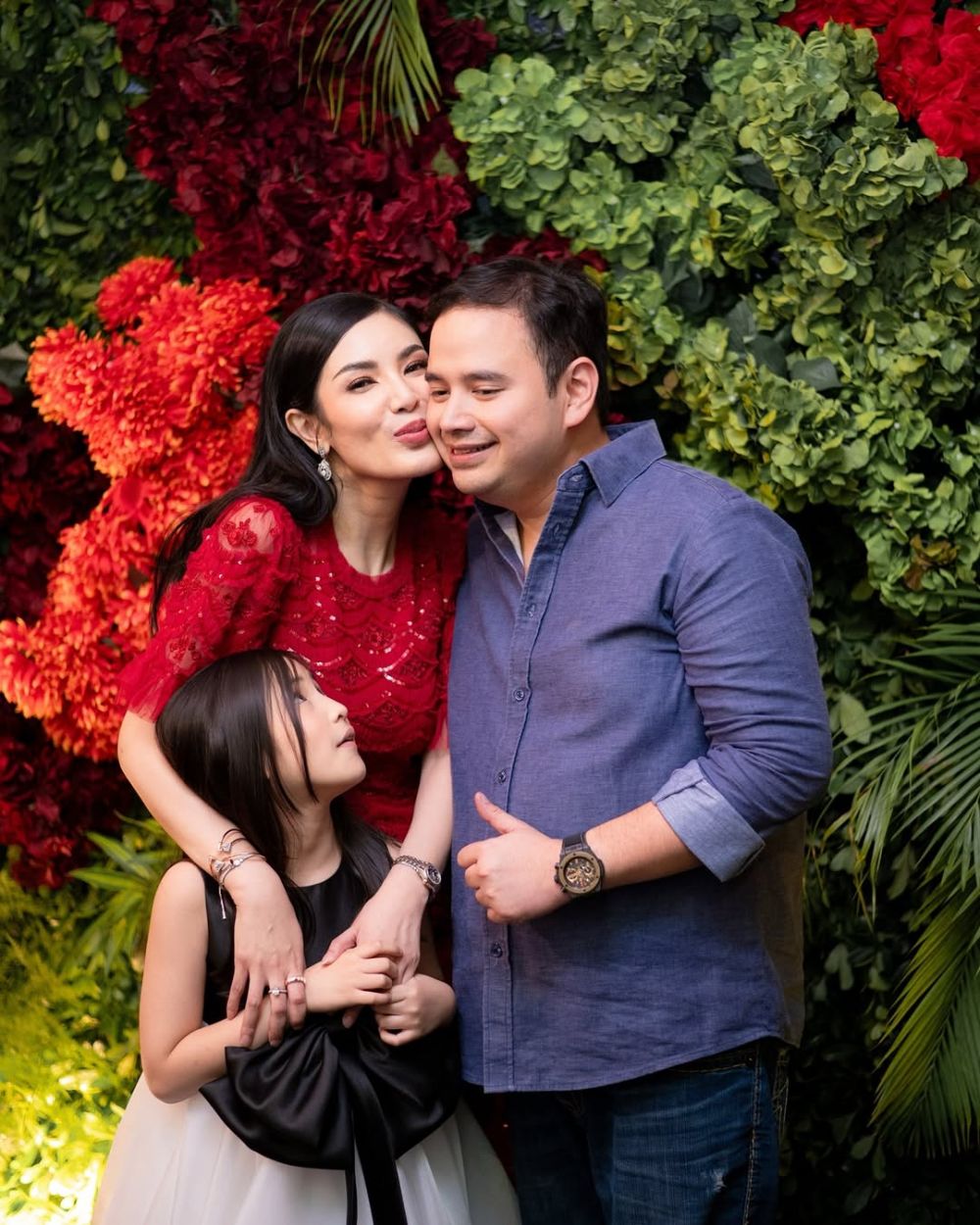 Blak-blakan ungkap status, 9 potret kemesraan Nindy Ayunda & Dito Mahendra, dulu dirahasiakan