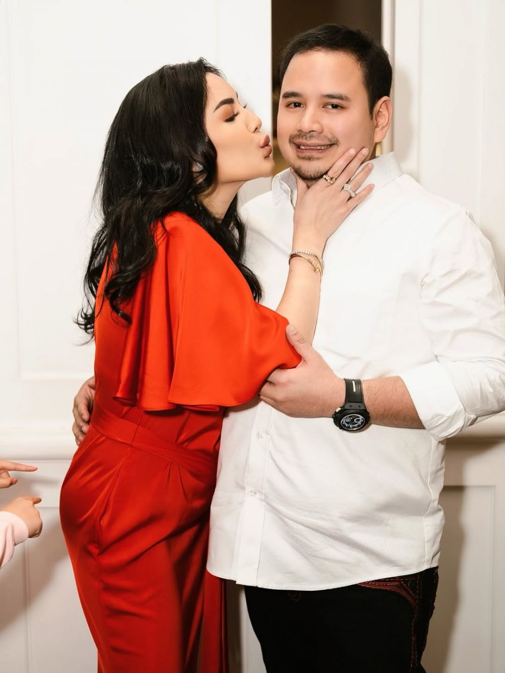 Blak-blakan ungkap status, 9 potret kemesraan Nindy Ayunda & Dito Mahendra, dulu dirahasiakan