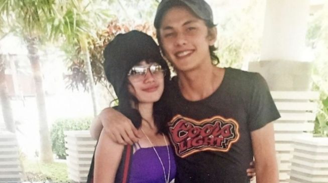 Foto jadul 12 seleb saat pacaran, potret Deddy Corbuzier malah mirip Atta Halilintar