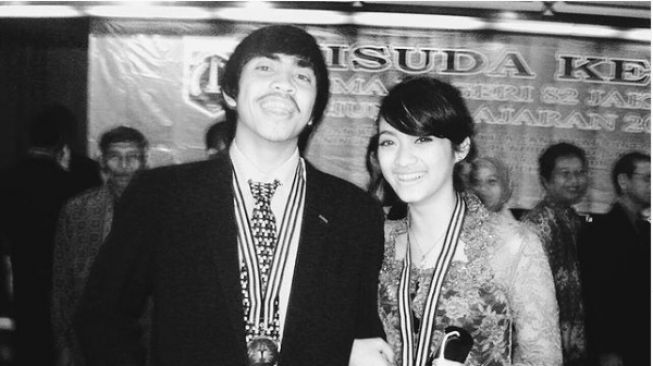 Foto jadul 12 seleb saat pacaran, potret Deddy Corbuzier malah mirip Atta Halilintar