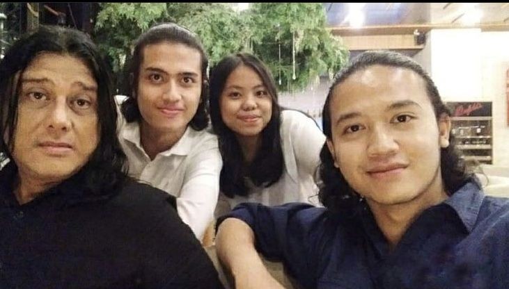 Tetap macho di usia 55 tahun, intip 11 potret terbaru pemeran Prabu Angling Dharma