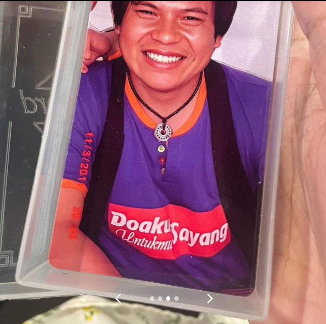 Tak cuma K-Pop, band Wali bagikan lightstick dan photocard edisi spesial, bikin fans rebutan