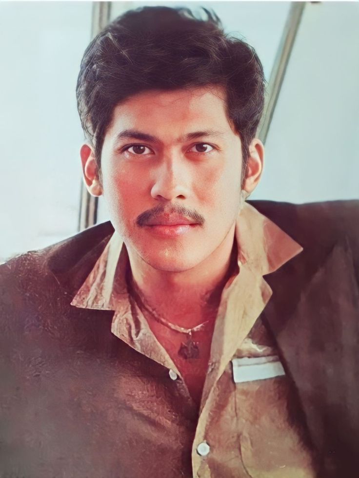 Dulu aktor top Tanah Air era 70-an dengan kini pilih jadi pebisnis kuliner, intip 9 potret lawasnya