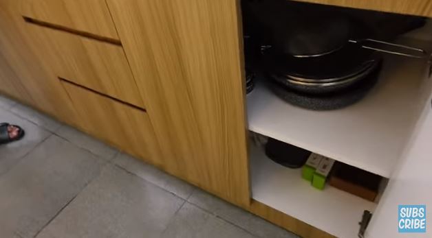 Huni di rumah 3 lantai, ini 7 cara Kesha Ratuliu menata dapur simpel tapi nggak sumpek