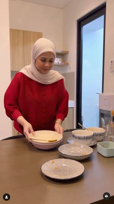 Huni di rumah 3 lantai, ini 7 cara Kesha Ratuliu menata dapur simpel tapi nggak sumpek