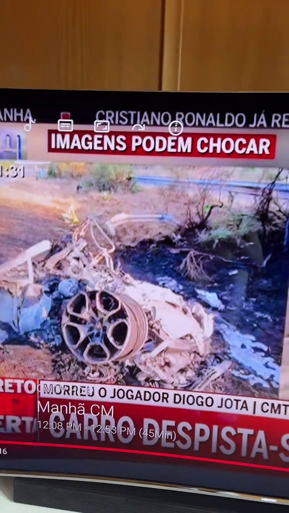 5 Potret kondisi mobil Diogo Jota yang hangus usai kecelakaan, tinggal kerangka