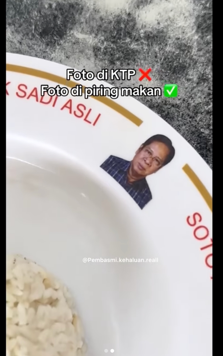 Pengalaman unik makan soto ‘diawasi’ ownernya langsung, mau makan kok jadi segan?