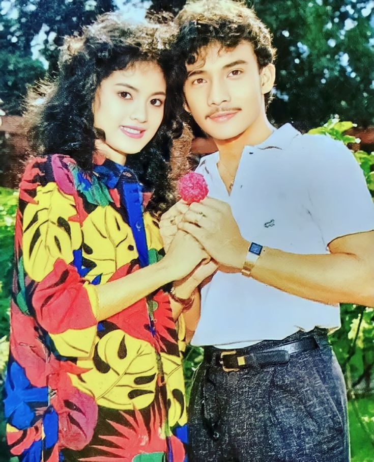 Potret 11 pasangan seleb hits era 70-an dan 80-an, ada yang nikah hingga maut memisahkan