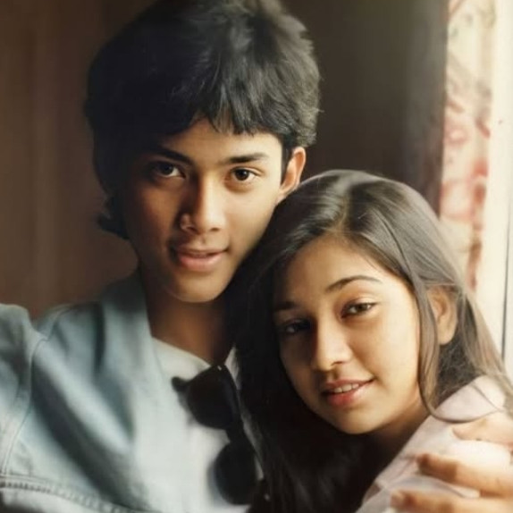 Potret 11 pasangan seleb hits era 70-an dan 80-an, ada yang nikah hingga maut memisahkan