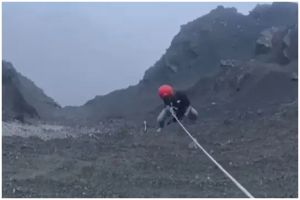 Viral video pemandu Juliana Marins berusaha selamatkan korban di gunung Rinjani