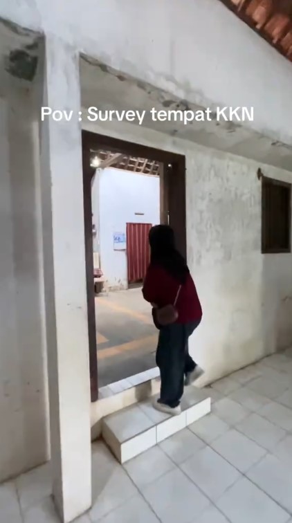 Jauh dari kata layak, mahasiswa KKN ini bagikan kondisi poskonya, 9 potretnya serasa uji nyali