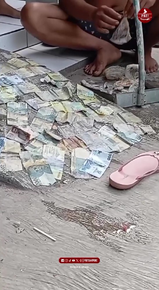 Bak ketiban rezeki nomplok, ini 9 potret warga Pati temukan uang terbungkus plastik di aliran sungai