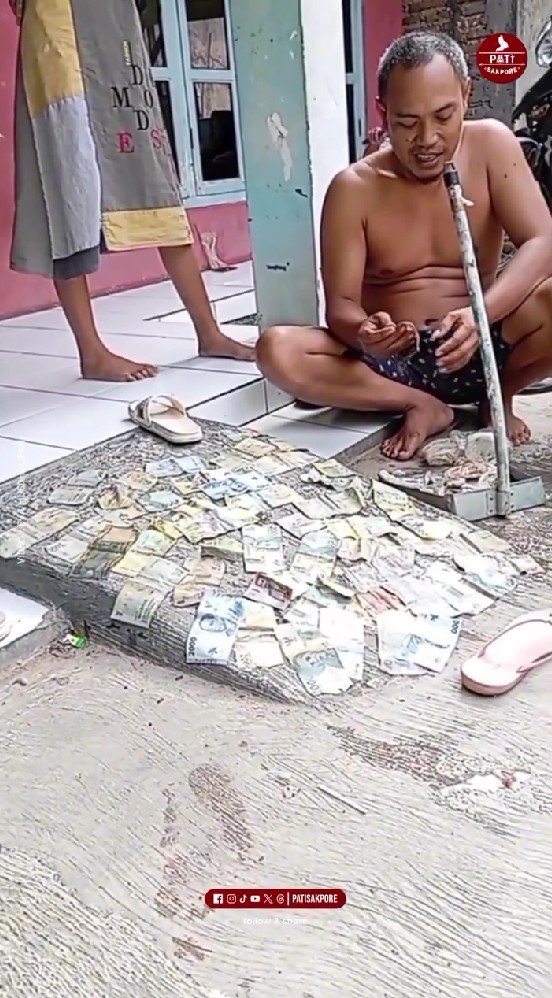 Bak ketiban rezeki nomplok, ini 9 potret warga Pati temukan uang terbungkus plastik di aliran sungai