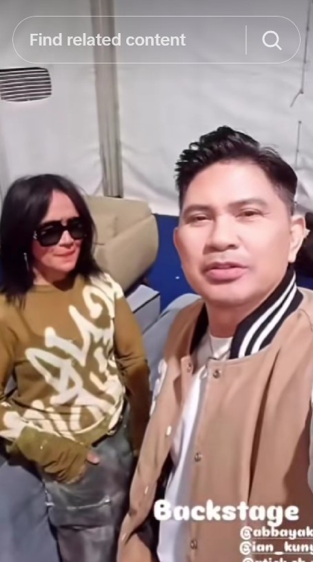 9 Potret Atiek CB duet bareng Ronny Sianturi di Prambanan Jazz, tak canggung mesra meski lama cerai