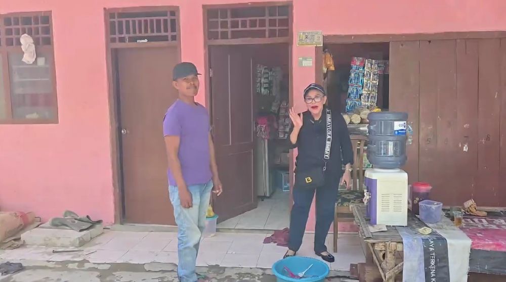 Nyaris rubuh, Mpok Atiek renovasi mushola peninggalan sang ayah, ini 7 potret pembangunannya