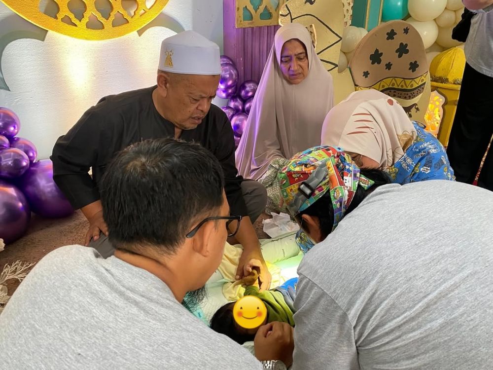 Dikaruniai anak lagi di usia 48, 9 momen akikah & khitanan putra Ustaz Abdul Somad digelar bersamaan