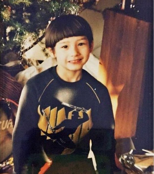 Mike Lewis saat muda disebut mirip Oppa Korea, intip 9 potret lawasnya bikin gadis kesengsem