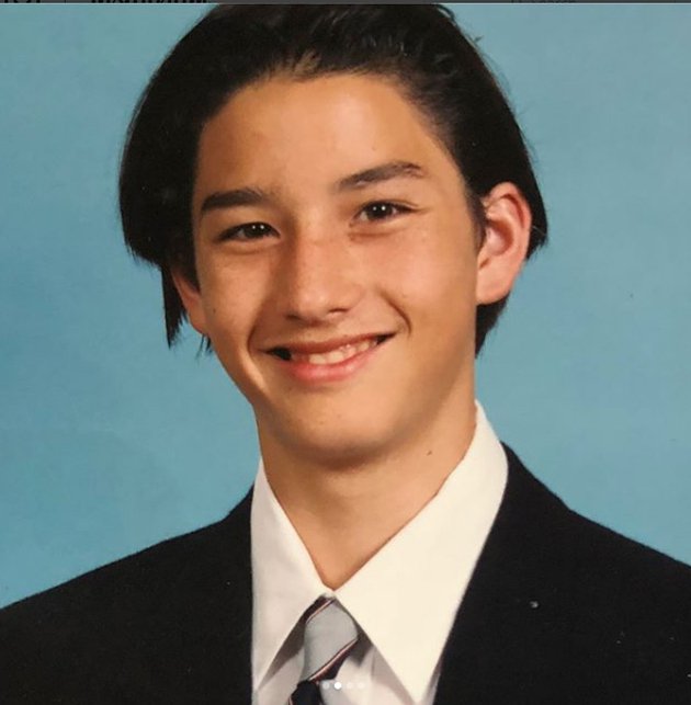 Mike Lewis saat muda disebut mirip Oppa Korea, intip 9 potret lawasnya bikin gadis kesengsem