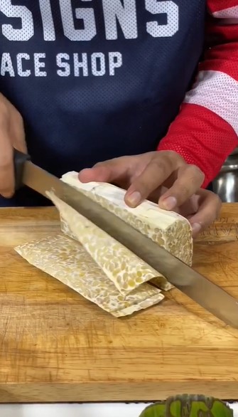 7 Langkah mudah bikin mendoan basah khas Banyumas, seenak buatan pedagang kaki lima