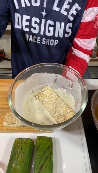 7 Langkah mudah bikin mendoan basah khas Banyumas, seenak buatan pedagang kaki lima