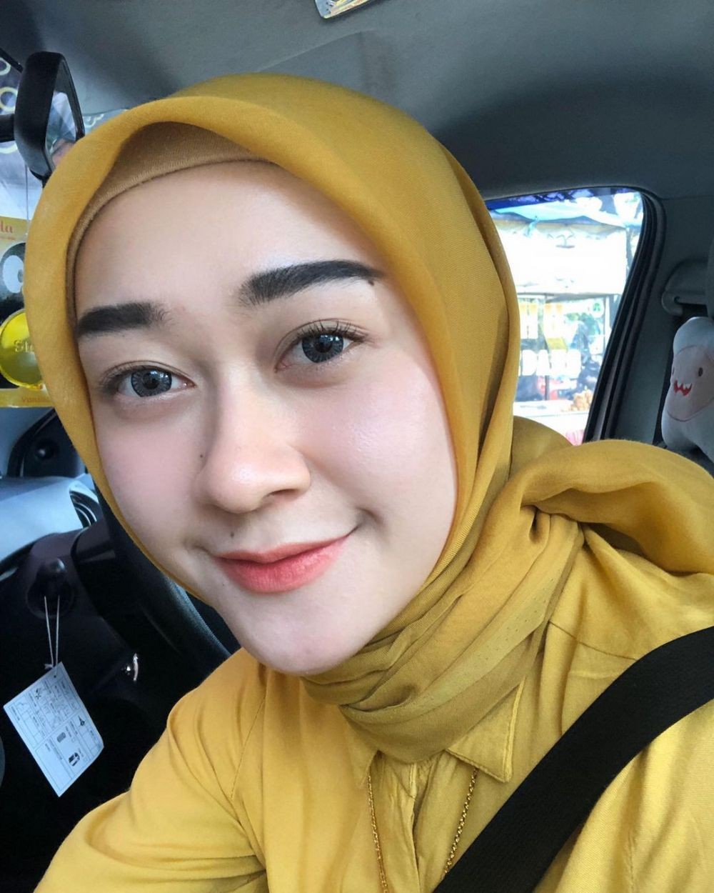 Jadi PNS usai hengkang dari artis, 11 potret terbaru Ellen Nita eks Cherrybelle cantik mantap berhijab